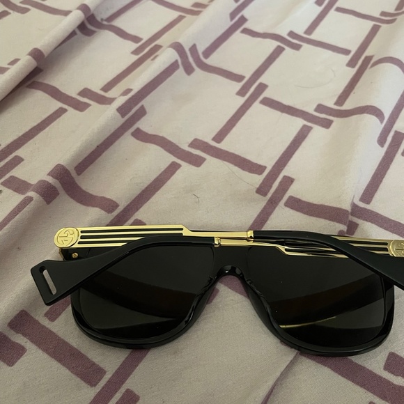 Gucci - Picture 2 of 2